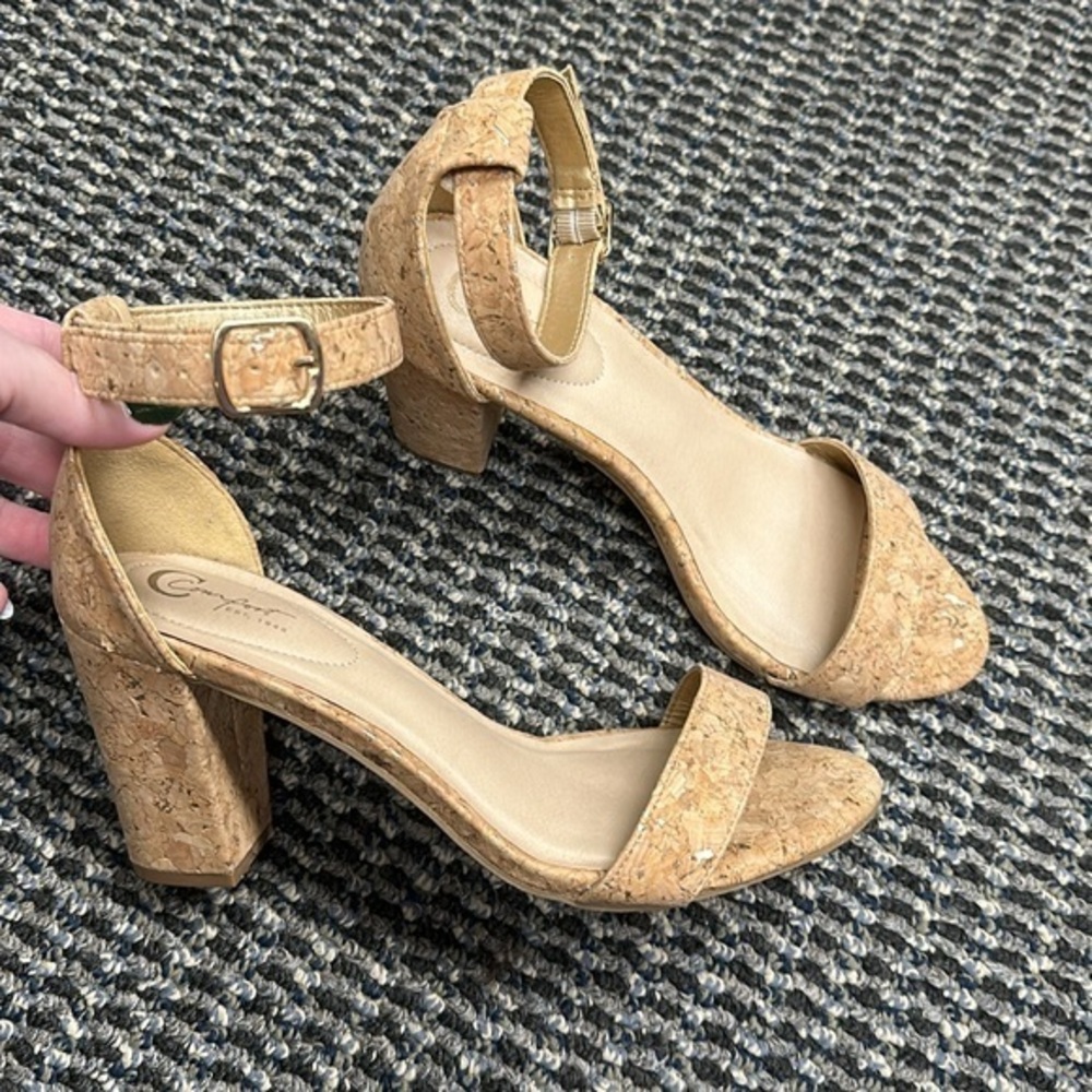 Cute! 3 1/2 in Cork Comfort Heels from Cato Size 8W GUC